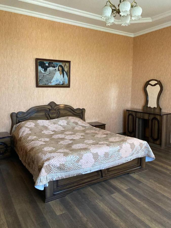 Green House Pʼotʼi Εξωτερικό φωτογραφία