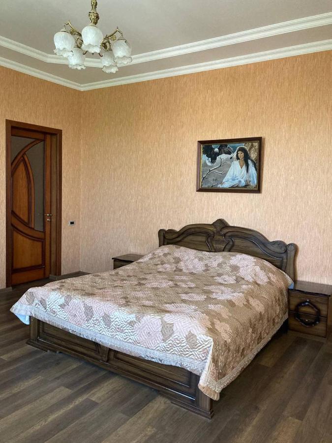 Green House Pʼotʼi Εξωτερικό φωτογραφία