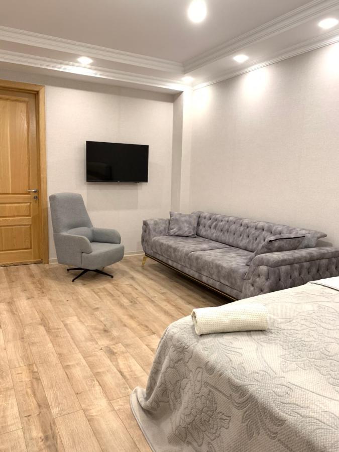 Green House Pʼotʼi Εξωτερικό φωτογραφία
